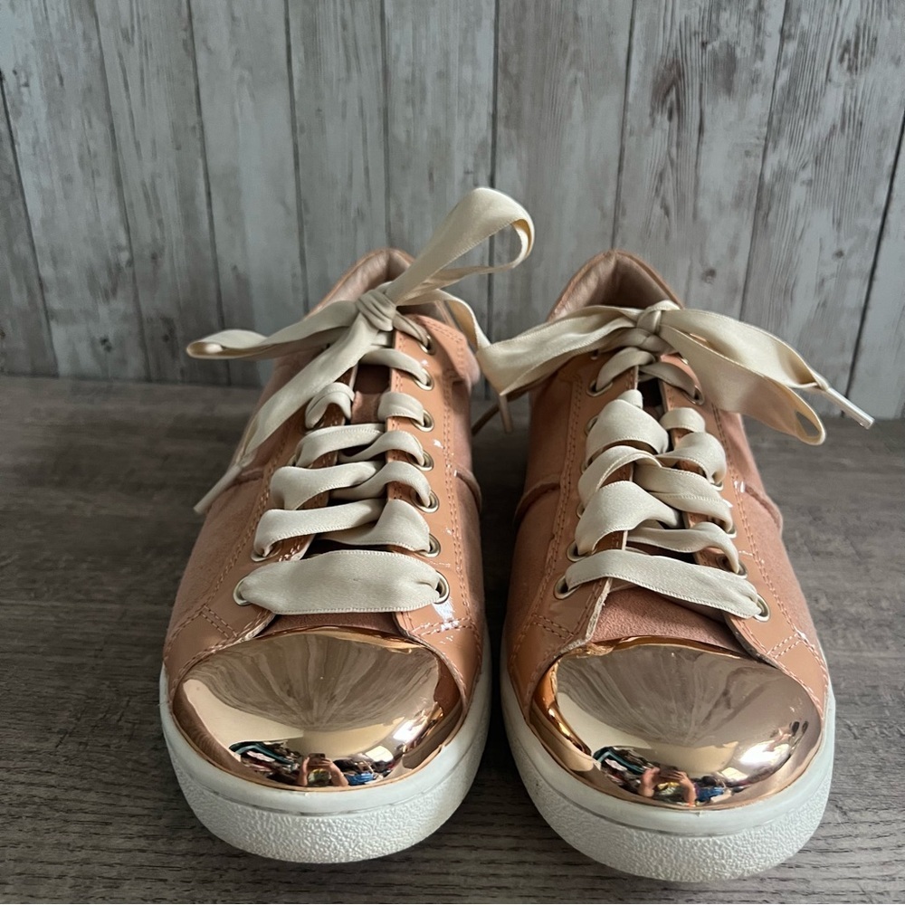 UGG Evangeline Suntan Nubuck Leather Suede Sneakers with Gold Toe 9.5 - Picture 4 of 8